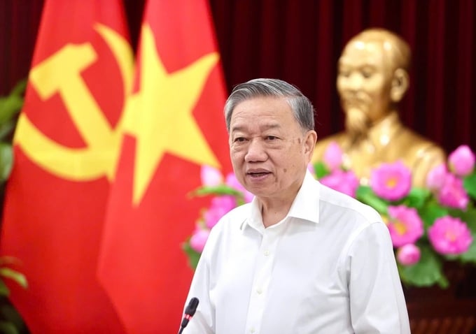 Tổng Bí thư Tô Lâm: 'Trước những yêu cầu mới của sự nghiệp cách mạng, đặc biệt trong bối cảnh hội nhập quốc tế sâu rộng và những thách thức từ tình hình thế giới, công tác xây dựng Đảng càng cần được quan tâm, đổi mới và thực hiện quyết liệt hơn nữa'.