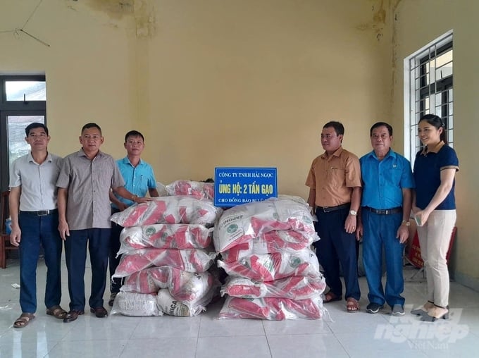 z6182916437528_32d23423ab7f082aa079397022e83b3f-182205_296-182205.jpg Đơn vị thành viên của Hội hỗ trợ gạo ủng hộ đồng bào vùng lũ năm 2024.