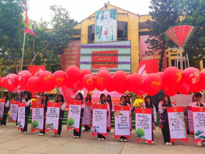 1-nghi-le-tha-tho-vinh-phuc-064943_781.jpg Nghi lễ thả thơ tại Vĩnh Phúc.