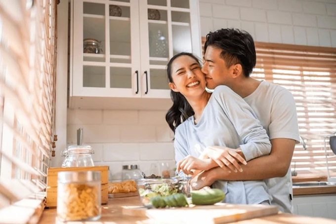 nau-an-115623_456.jpg Thay vì chen chúc ở nhà hàng đông đúc và đắt đỏ trong ngày lễ tình nhân thì sẽ tuyệt vời hơn nếu có một buổi tối lãng mạn chỉ có hai người, cùng nhau vào bếp.