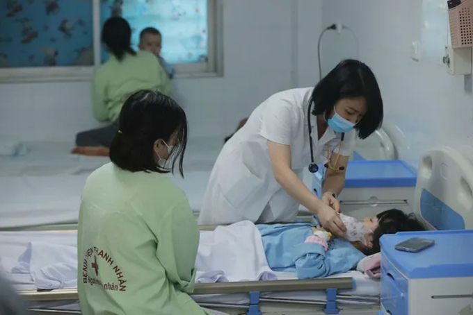dich-benh-165726_766.jpg UBND TP Hà Nội có văn bản yêu cầu Sở Y tế theo dõi, giám sát chặt chẽ tình hình các dịch bệnh lây truyền qua đường hô hấp. Ảnh: BVCC.