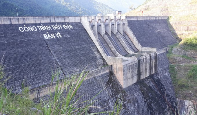 z3816082394818_35a365695593fbd62fbadb1492b2e74b-072511_238.jpg Dù các nội dung đều mang tính cấp bách nhưng chủ đầu tư dự án thủy điện Bản Vẽ mãi loay hoay. Ảnh: Ngọc Linh.