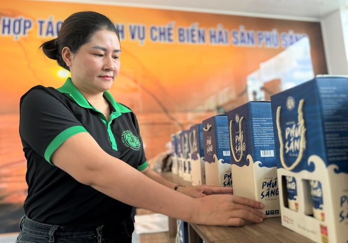 nongthonmoi-101601_118.jpg Nhiều sản phẩm OCOP đặc sản của địa phương vươn tầm khu vực, đem lại hiệu quả kinh tế cao cho người dân. Ảnh: Thanh Nga.