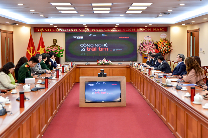 ttxvn-1-133658_281.jpg Giải thưởng ảnh và video với chủ đề 'Công nghệ từ trái tim' do TTXVN và Viettel đồng tổ chức. Ảnh: Tùng Đinh.