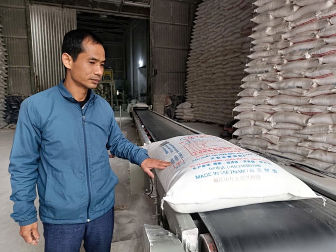 a-22-165759_938.jpg Diện tích sắn giảm mạnh, chất lượng ngày càng thấp khiến nhà máy chế biến sắn gặp nhiều khó khăn. Ảnh: Thanh Tiến.
