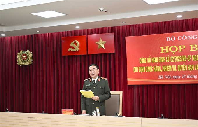 sua-142949_876.jpg Thượng tướng Trần Quốc Tỏ: 'Bộ Công an không khuyến khích anh em xin nghỉ công tác trước tuổi'. Ảnh: BCA.