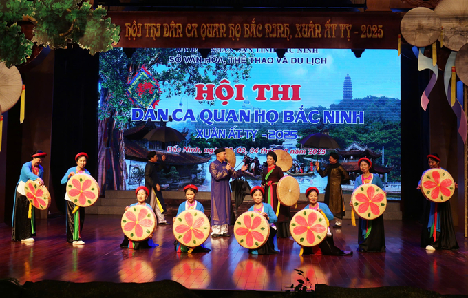 bn-111050_389.jpg Hội thi năm nay thu hút sự tham gia của 8 đoàn nghệ thuật quần chúng, 58 làng Quan họ, với 580 nghệ nhân, diễn viên, nhạc công tiêu biểu đến từ các địa phương trong tỉnh.