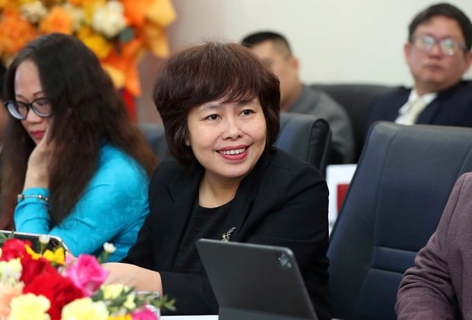 a8-173342_737.jpg Phó Cục trưởng Cục Báo chí Đặng Thị Phương Thảo phát biểu.