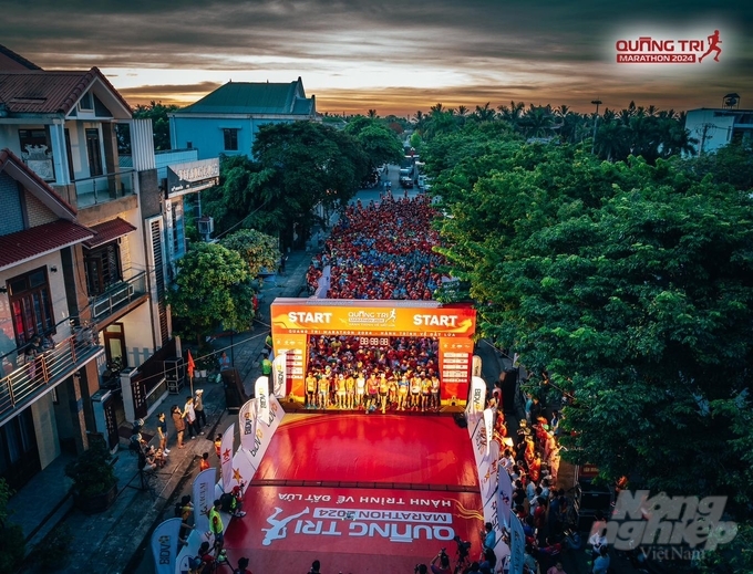 bao-nong-nghiep-viet-nam-nhan-bang-khen-cua-ubnd-tinh-quang-tri-173504_826-173504.jpg Giải chạy Quảng Trị Marathon 2024 thu hút hơn 2,5 nghìn vận động viên trong nước và quốc tế, là giải chạy hướng tới Lễ hội Vì hòa bình năm 2024. Ảnh: Báo NNVN.