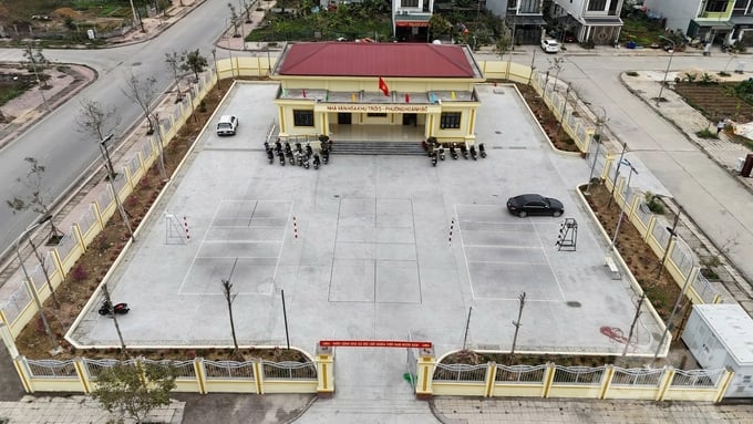 can-canh-2-nha-van-hoa-khu-13-ty-dong-cua-tp-ha-long-112030_584-112031.jpg Hội trường chính nhà văn hóa khu Trới 5 đáp ứng gần 200 chỗ ngồi với tổng mức đầu tư 6,4 tỷ đồng từ nguồn ngân sách thành phố Hạ Long cấp bổ sung có mục tiêu.