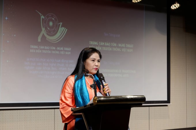 NSND Thanh Ngoan - Giám đốc Trung tâm Bảo tồn Nghệ thuật Biểu diễn Truyền thống Việt Nam phát biểu tại buổi lễ ra mắt. Ảnh: Thùy Linh.