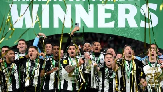 Newcastle giành danh hiệu quốc nội đầu tiên sau 70 năm.