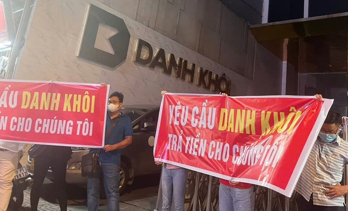 Khách hàng yêu cầu Danh Khôi trả lại tiền. Ảnh: ĐD.