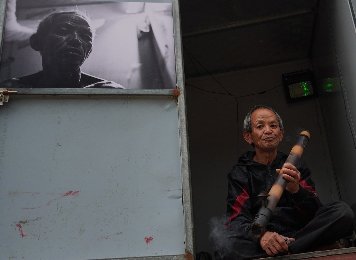 Ông Sơn kiên cường trước sóng gió cuộc đời. Ảnh: Minh Toàn. Ông Sơn kiên cường trước sóng gió cuộc đời. Ảnh: Minh Toàn.