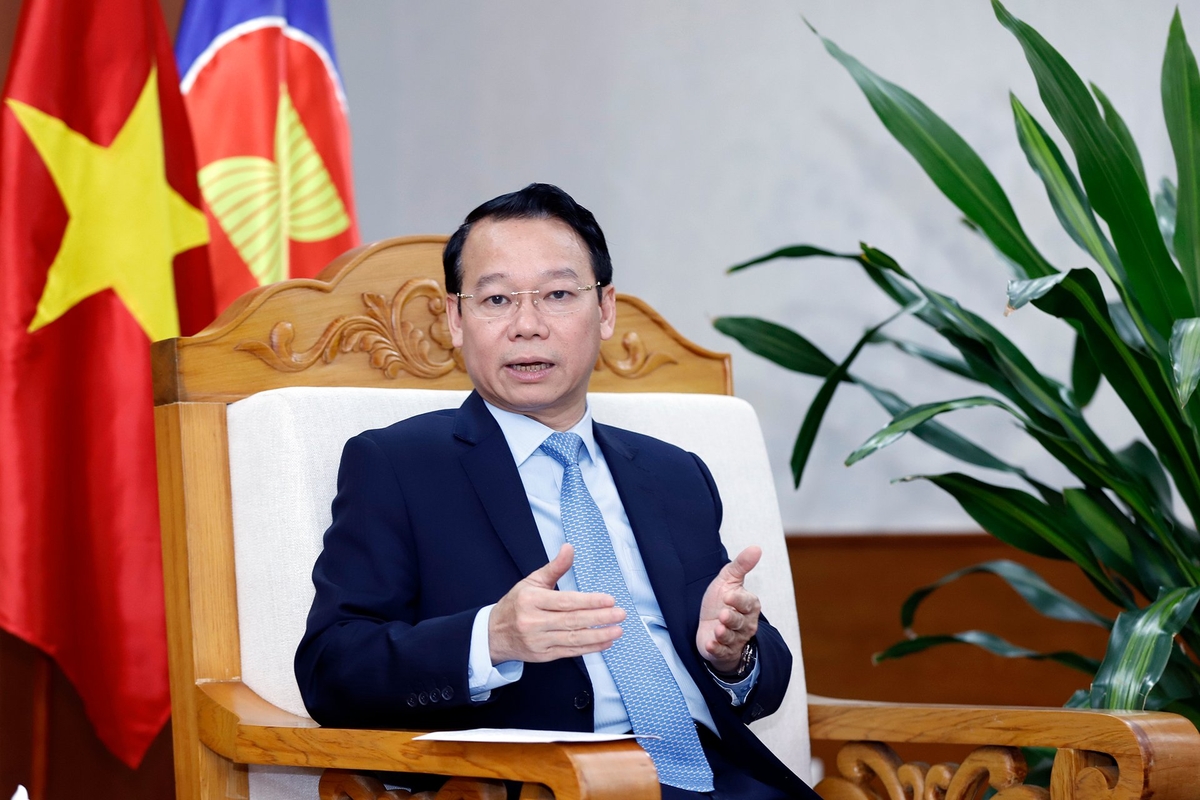 Bộ trưởng Đỗ Đức Duy trao đổi với bà Mariam Sherman - Giám đốc quốc gia Việt Nam của Ngân hàng Thế giới. Bộ trưởng Đỗ Đức Duy trao đổi với bà Mariam Sherman - Giám đốc quốc gia Việt Nam của Ngân hàng Thế giới.