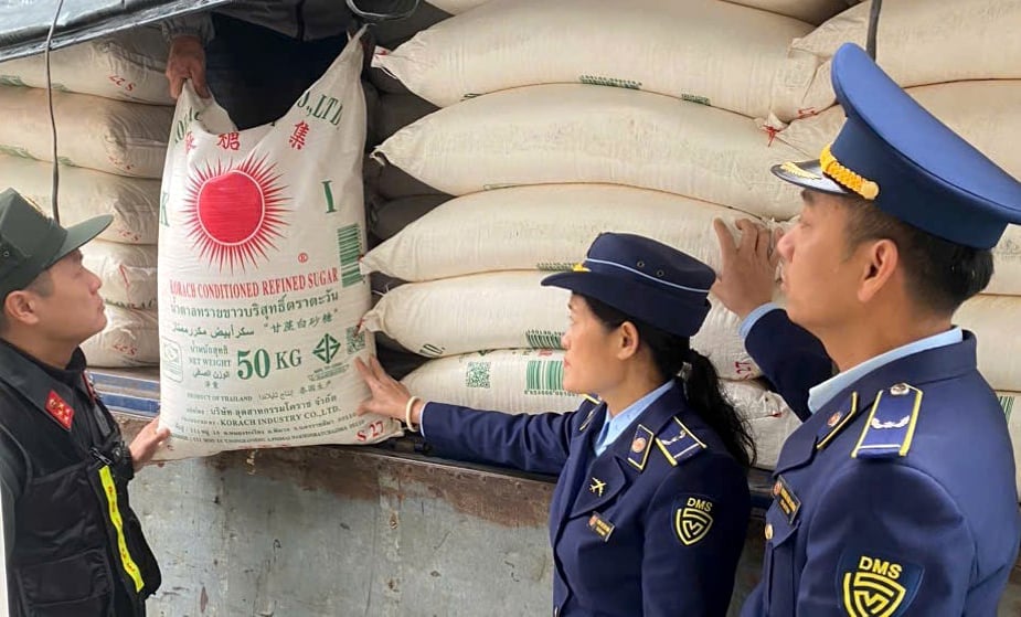 Phát hiện đường nhập lậu ở Nghệ An. Ảnh: Quản lý thị trường Nghệ An. Phát hiện đường nhập lậu ở Nghệ An. Ảnh: Quản lý thị trường Nghệ An.