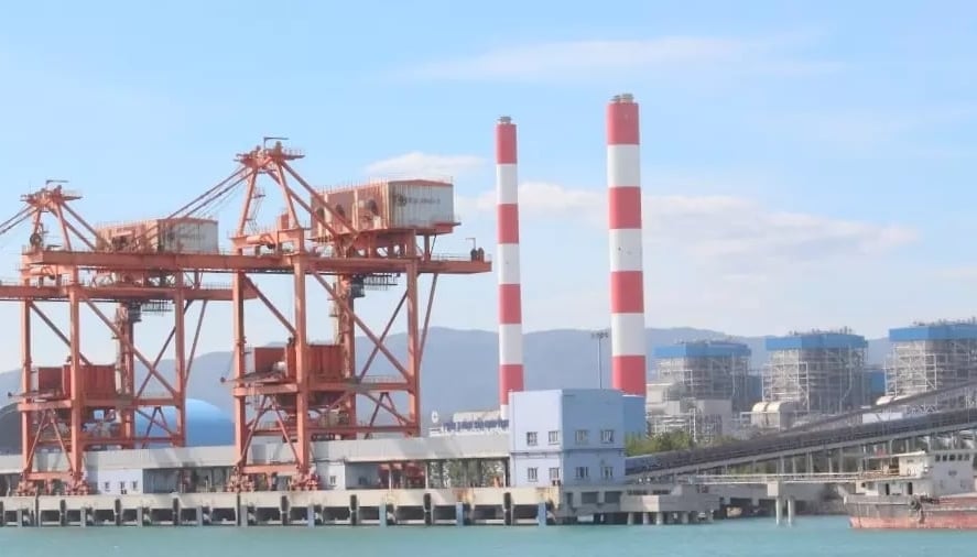 Tỉnh Bình Thuận yêu cầu các nhà máy nhiệt điện ngừng thực hiện bốc dỡ than khi gió lớn. Ảnh: KS. Tỉnh Bình Thuận yêu cầu các nhà máy nhiệt điện ngừng thực hiện bốc dỡ than khi gió lớn. Ảnh: KS.