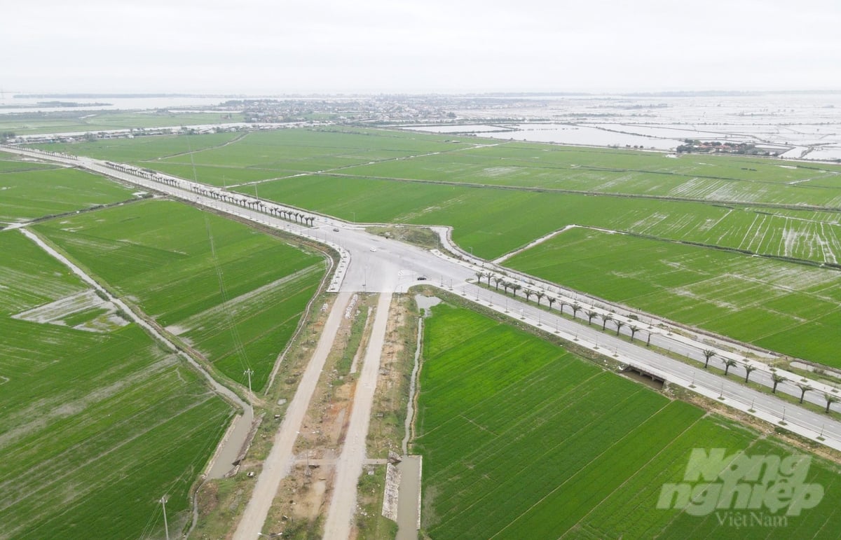Tuyến đường Chợ Mai - Tân Mỹ đang chậm tiến độ. Ảnh: Văn Dinh. Tuyến đường Chợ Mai - Tân Mỹ đang chậm tiến độ. Ảnh: Văn Dinh.
