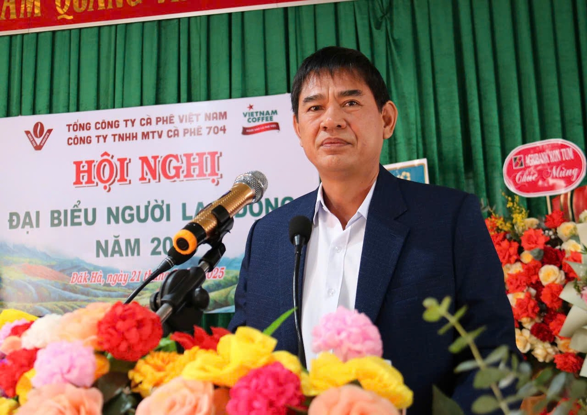 Ông Đặng Xuân Tuyến, Giám đốc Công ty TNHH MTV Cà phê 704, phát biểu tại hội nghị. Ảnh: Ngọc Thăng. Ông Đặng Xuân Tuyến, Giám đốc Công ty TNHH MTV Cà phê 704, phát biểu tại hội nghị. Ảnh: Ngọc Thăng.
