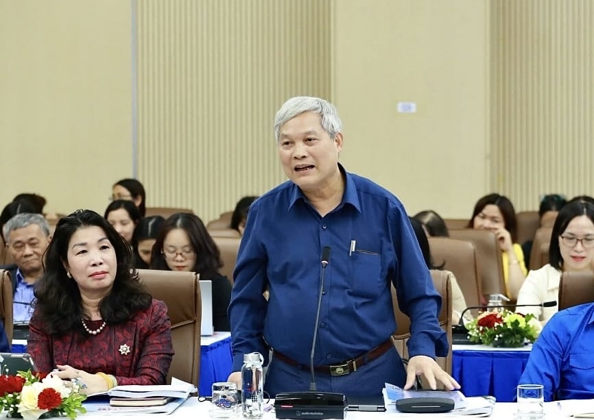 Đại tá, Nhà báo Đỗ Phú Thọ, Chuyên gia Ban chỉ đạo 35 Quân ủy Trung ương, nguyên Bí thư Đảng ủy, Phó Tổng Biên tập báo Quân đội Nhân dân, phát biểu tại toạ đàm. Ảnh: Báo Tuổi trẻ Thủ đô. Đại tá, Nhà báo Đỗ Phú Thọ, Chuyên gia Ban chỉ đạo 35 Quân ủy Trung ương, nguyên Bí thư Đảng ủy, Phó Tổng Biên tập báo Quân đội Nhân dân, phát biểu tại toạ đàm. Ảnh: Báo Tuổi trẻ Thủ đô.