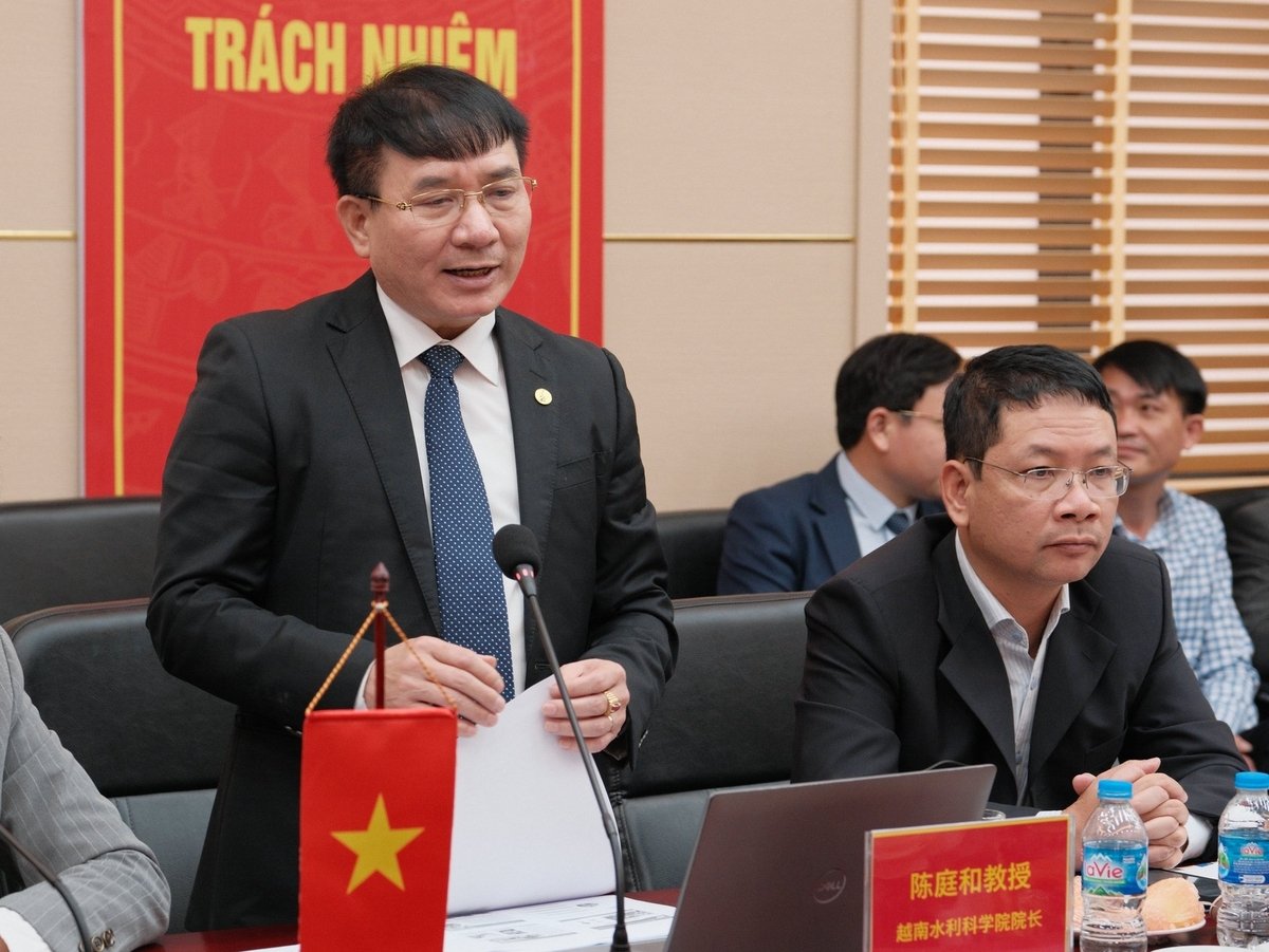 GS.TS Trần Đình Hòa - Viện trưởng Viện Khoa học Thủy lợi Việt Nam - chia sẻ về định hướng nghiên cứu của Viện. Ảnh: Quỳnh Chi. 