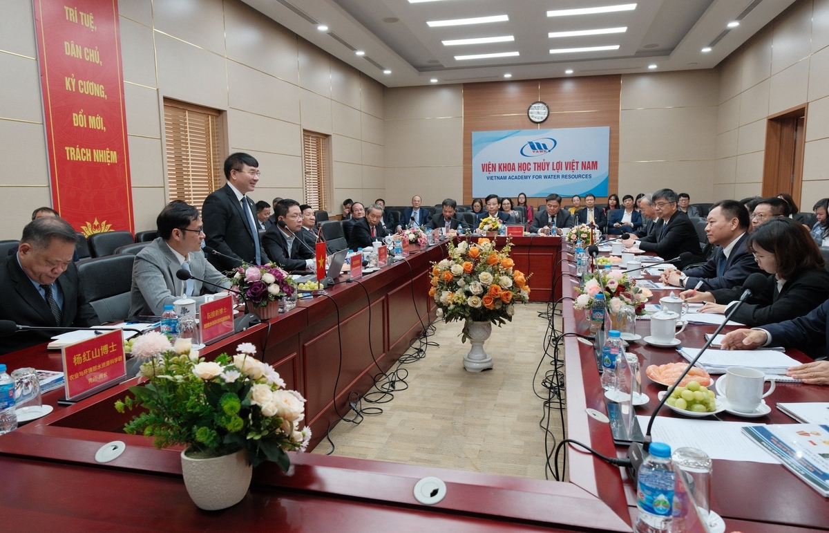 Buổi làm việc giữa Bộ Thủy lợi Trung Quốc và Viện Khoa học Thủy lợi Việt Nam ngày 24/3. Ảnh: Quỳnh Chi. 