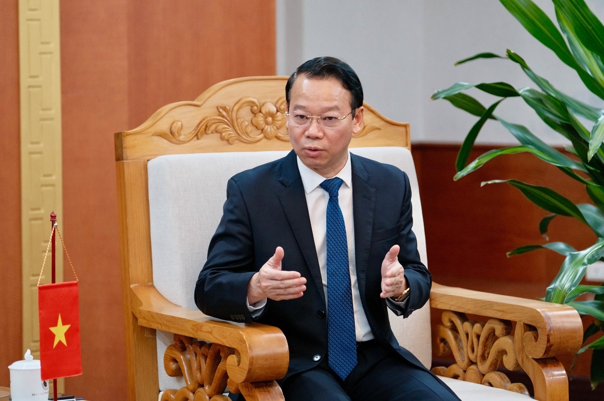 Bộ trưởng Đỗ Đức Duy đề xuất thiết lập cơ chế hợp tác về việc xả nước và quản lý các cấu trúc nổi trong mùa mưa lũ, cập nhật theo thời gian thực. Ảnh: Quỳnh Chi. 