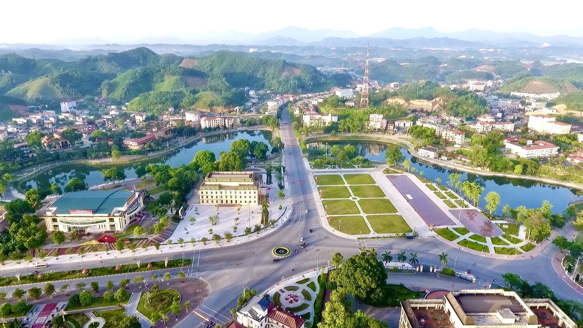 Thành phố Yên Bái mở rộng không gian đô thị, nâng cao chất lượng sống cho người dân. Ảnh: Thanh Ngà. Thành phố Yên Bái mở rộng không gian đô thị, nâng cao chất lượng sống cho người dân. Ảnh: Thanh Ngà.