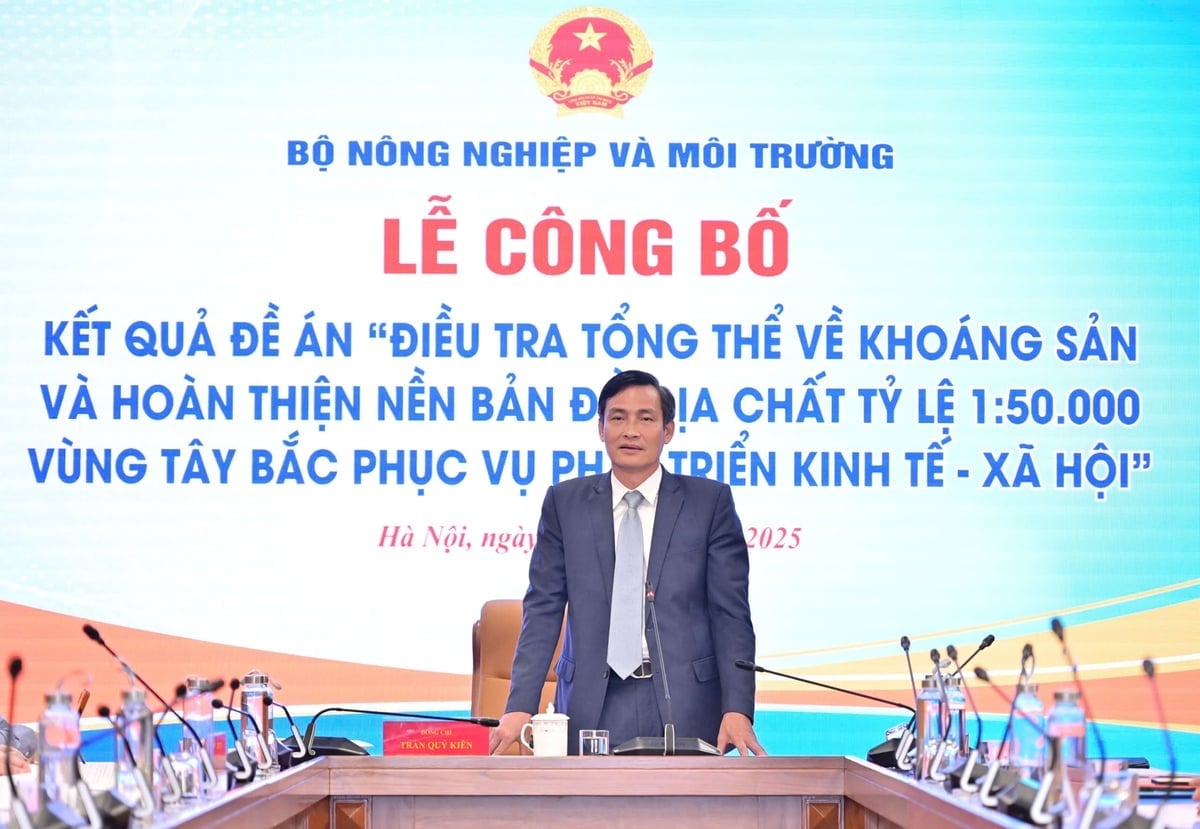 Deputy Minister Tran Quy Kien commended the perseverance, dedication, and intellectual contributions of numerous stakeholders, particularly those operating in the field of geology. Photo: Nguyen Thuy.