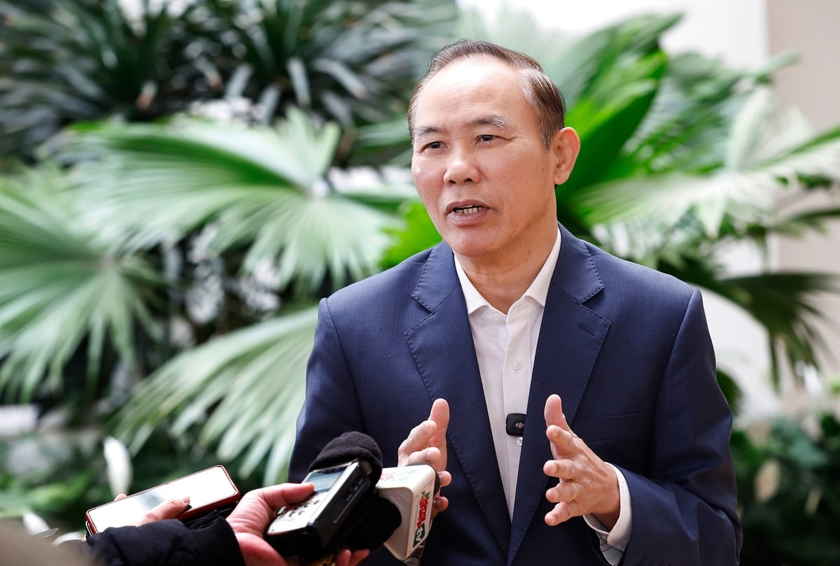 Thứ trưởng Phùng Đức Tiến trả lời báo chí về một số vấn đề liên quan đến kết quả tăng trưởng của ngành trong Quý 1/2025. Ảnh: Khương Trung.