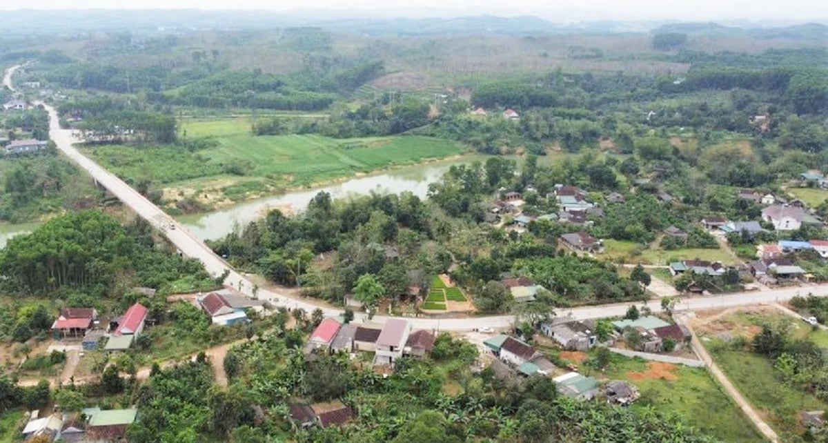 Tuyến quốc lộ 15A đoạn qua xã Hà Linh, huyện Hương Khê thường xuyên xảy ra nhiều vụ tai nạn giao thông nghiêm trọng. Ảnh: Gia Hưng. Tuyến quốc lộ 15A đoạn qua xã Hà Linh, huyện Hương Khê thường xuyên xảy ra nhiều vụ tai nạn giao thông nghiêm trọng. Ảnh: Gia Hưng.