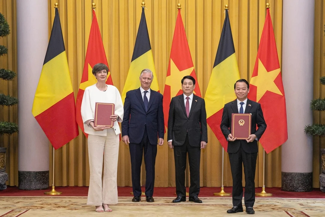 The Institute of Meteorology, Hydrology and Climate Change (Ministry of Agriculture and Environment of Vietnam) and the Flanders Research and Technology Organisation (Belgium) have signed a Memorandum of Understanding on cooperation. Photo: Tung Dinh.