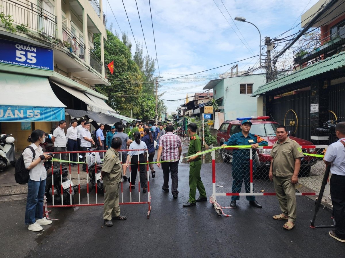 Hiện trường vụ cháy nhà lúc rạng sáng ở quận 8. Ảnh: HT.
