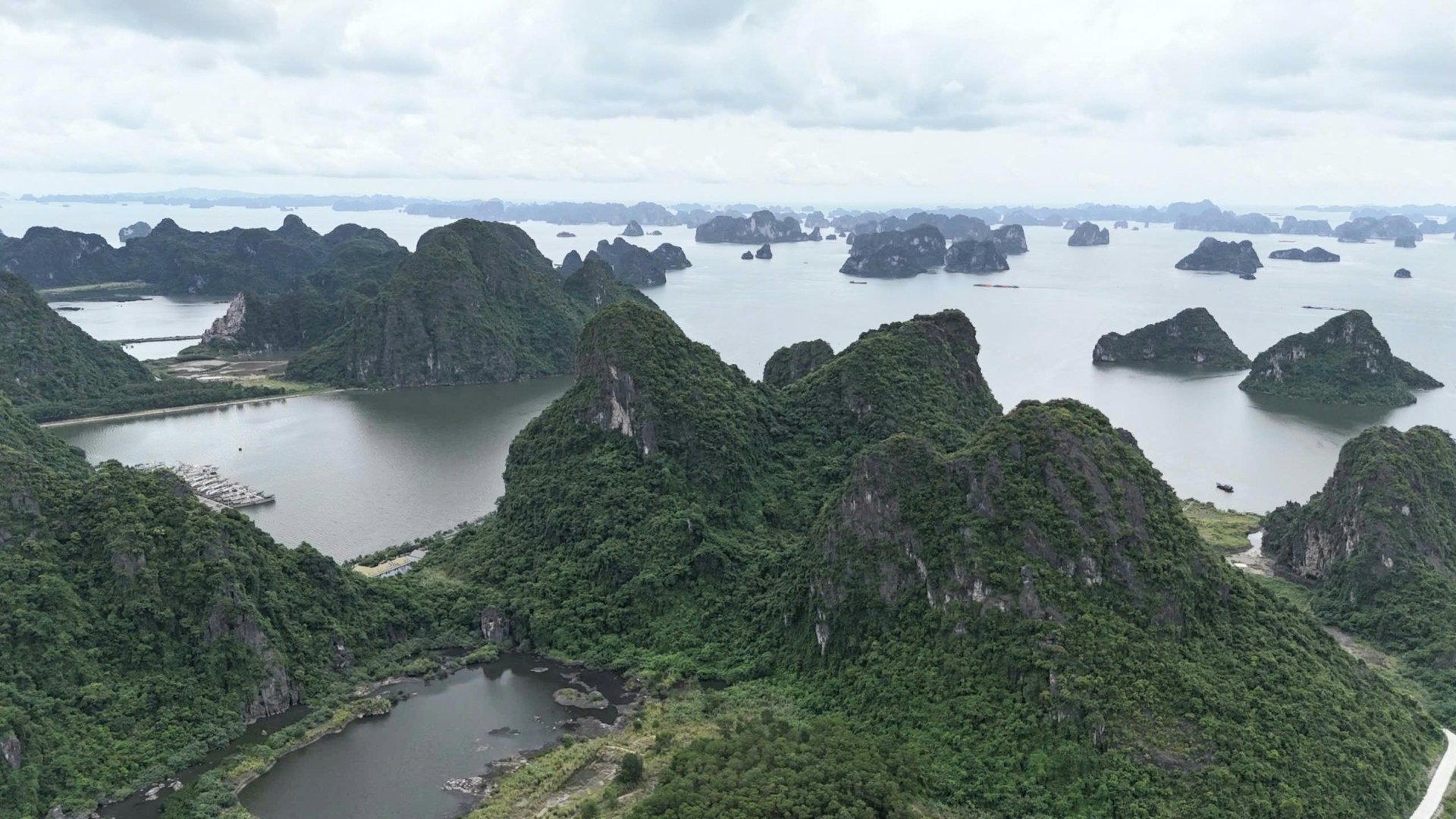 Quảng Ninh có vùng biển rộng lớn, là thế mạnh để phát triển điện gió. Ảnh: Vũ Cường. Quảng Ninh có vùng biển rộng lớn, là thế mạnh để phát triển điện gió. Ảnh: Vũ Cường.