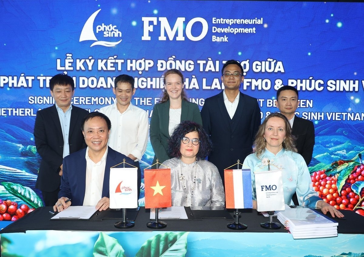 The funding agreement signing ceremony took place on the morning of April 4 in Ho Chi Minh City.