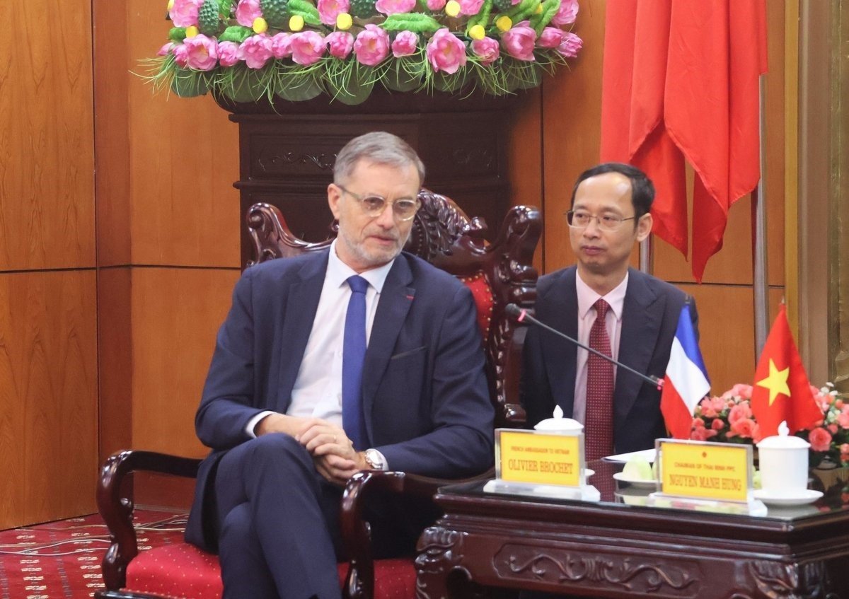 French Ambassador to Vietnam Olivier Brochet shared the wish to cooperate with Thai Binh province. Photo: Trung Nguyen.