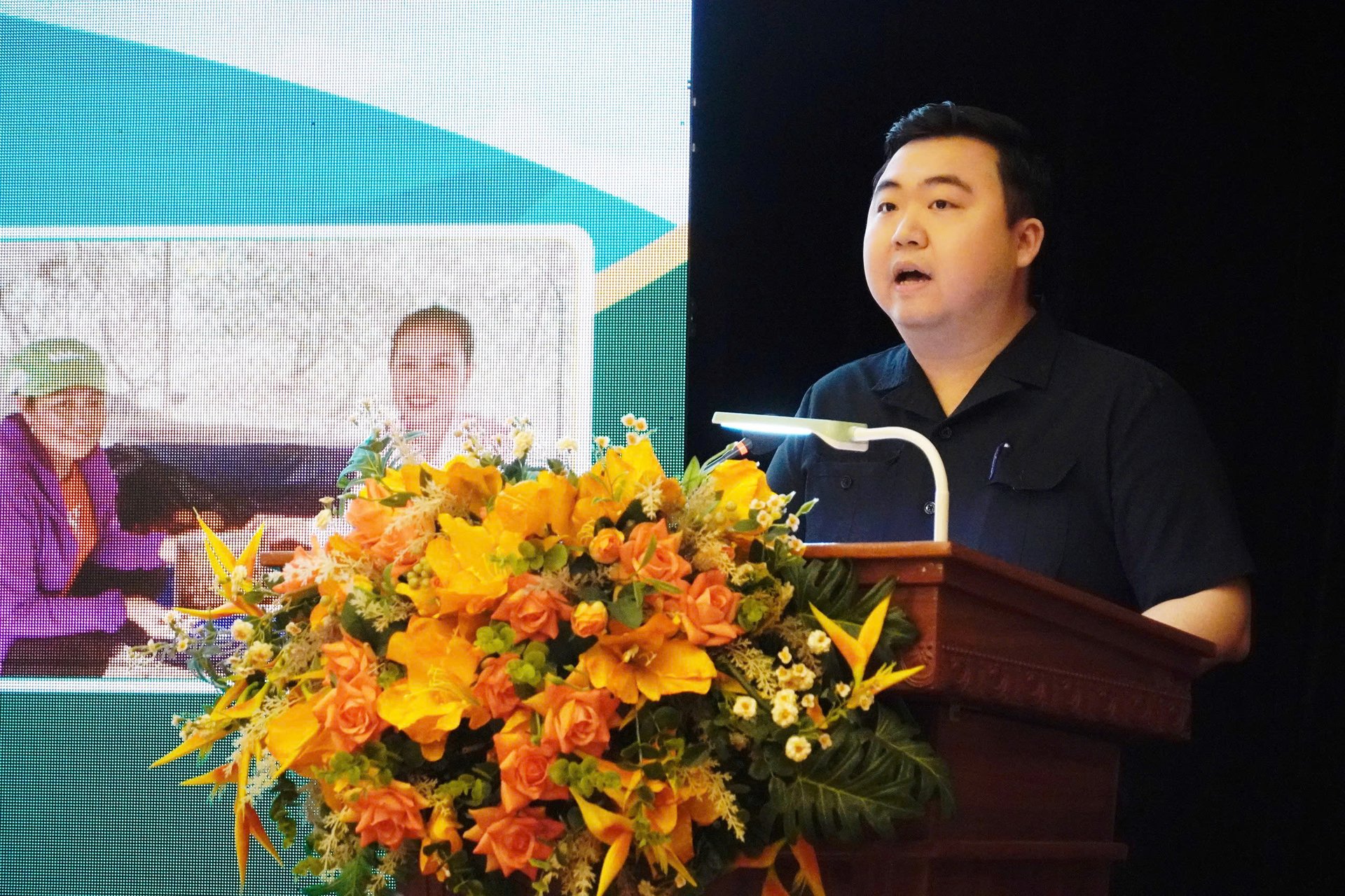 Ông Mai Bắc Mỹ, Giám đốc Ban Quản lý Dự án cho biết: Dự án góp phần thúc đẩy sản xuất theo hưỡng nông nghiệp hữu cơ tuần hoàn. Ảnh: Hồng Thắm.