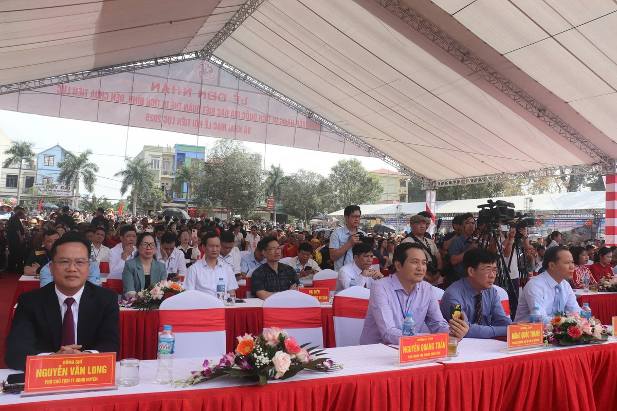 Các đại biểu tham dự buổi Lễ. Ảnh: Phạm Minh.