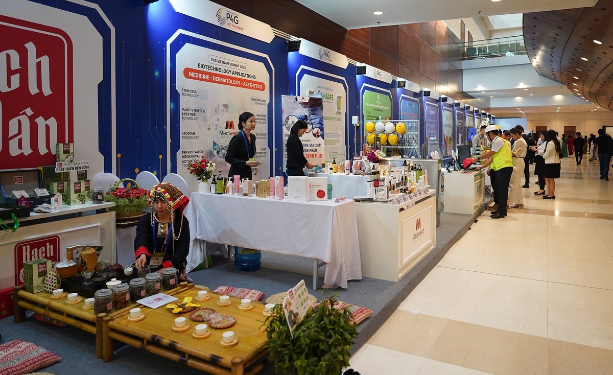 Triển lãm có nhiều mặt hàng phong phú, với chung chủ đề 'Sáng tạo nhỏ - Tác động lớn'. Ảnh: Minh Khang.