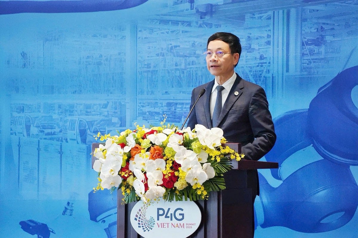 Bộ trưởng Nguyễn Mạnh Hùng nhấn mạnh, phát triển xanh và bền vững phải trở thành lối sống của từng người dân. Ảnh: Minh Khang.