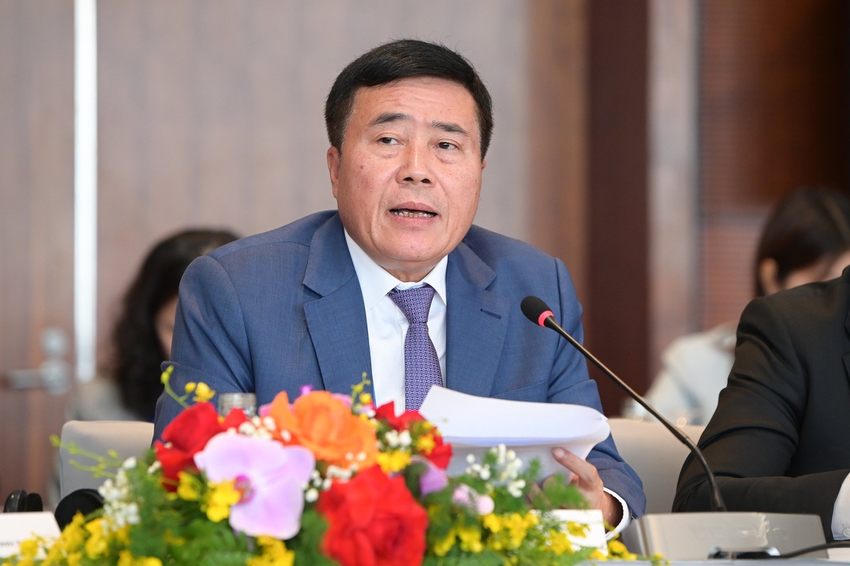 Ông Trương Sỹ Bá, Chủ tịch HĐQT Tập đoàn Tân Long chia sẻ về kinh nghiệm nông nghiệp xanh, bền vững. Ảnh: Tùng Đinh.