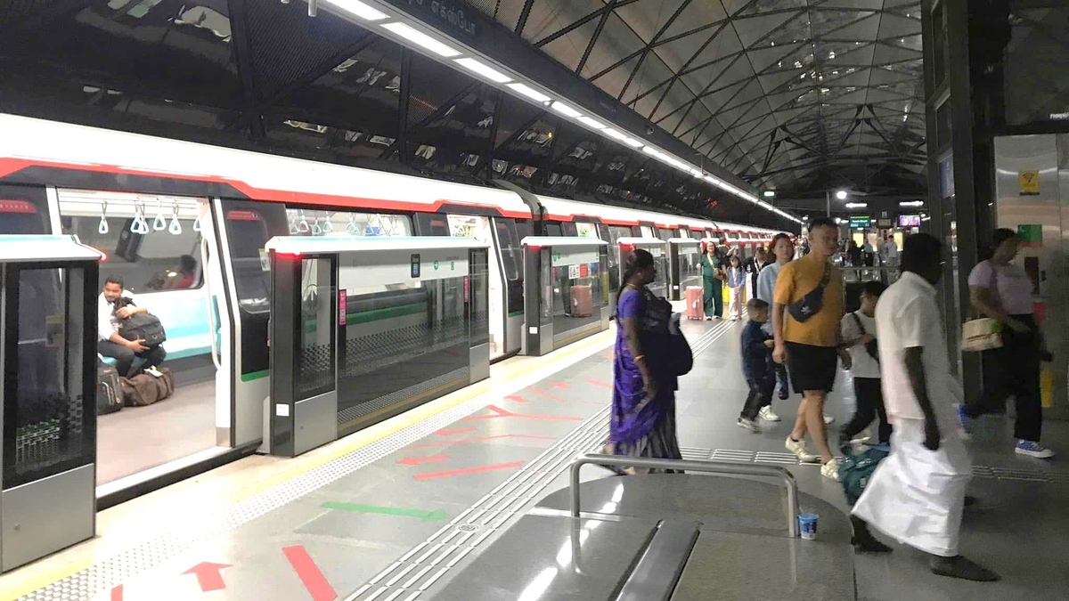 Tuyến Metro số 1 Bến Thành - Suối Tiên dự kiến sẽ tăng từ 200 lượt lên 240 lượt tàu trong ngày 30/4, ngày cao điểm vui chơi và đi lại. Ảnh: Trần Phi.