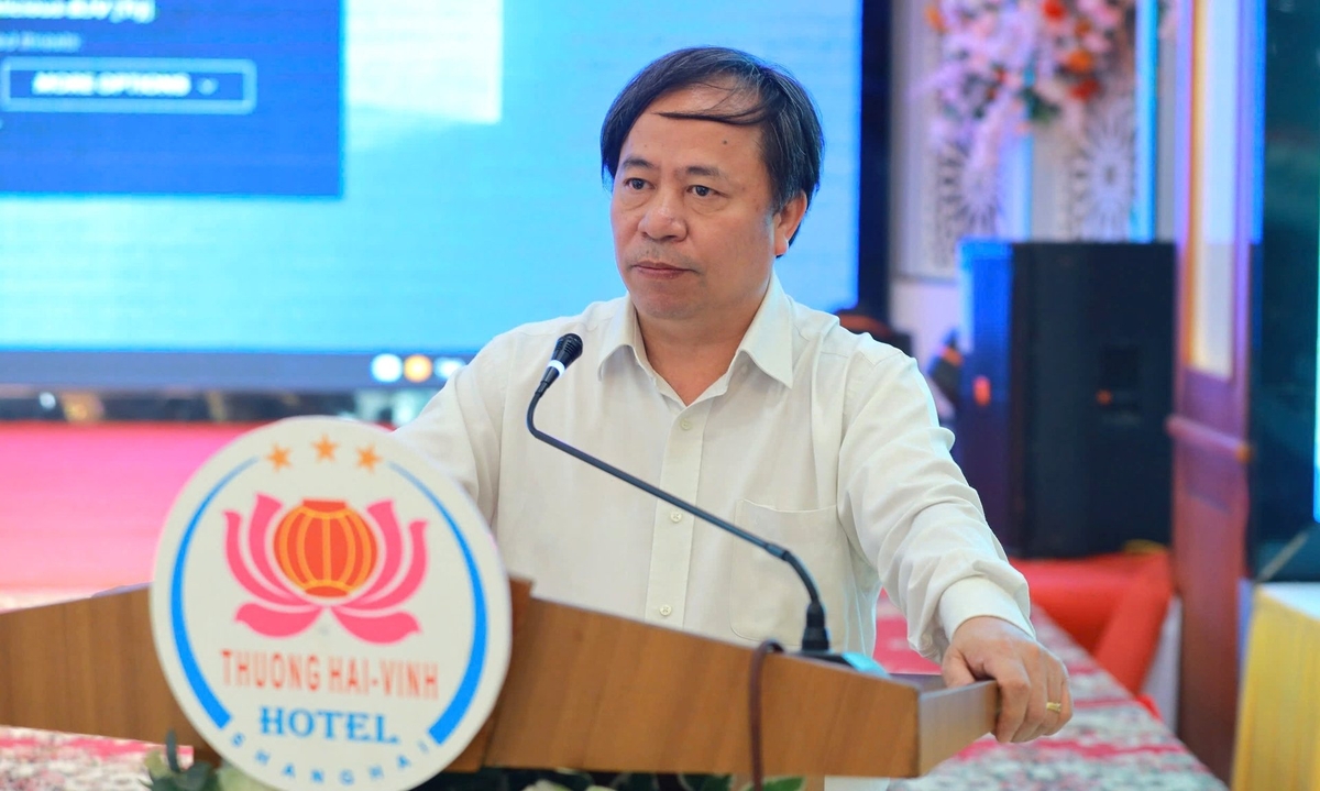 PGS.TS Nguyễn Hồng Sơn đánh giá cao kết quả của Viện Khoa học kỹ thuật Nông nghiệp Bắc Trung Bộ trong thời gian qua. Ảnh: Việt Khánh.