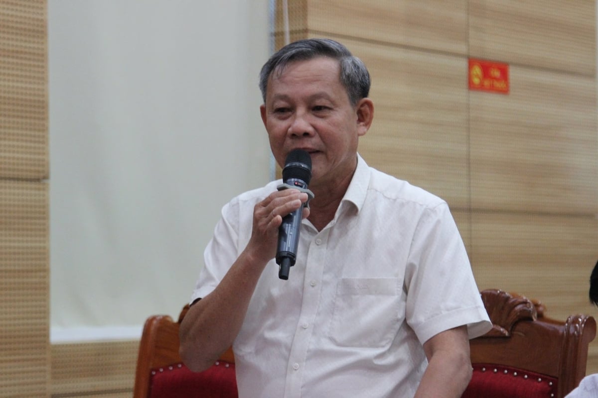 Bí thư Thị ủy Hoài Nhơn Phạm Trương phát biểu thảo luận về cách đặt đơn vị hành chính cấp phường tại địa phương. Ảnh: V.Đ.T. Bí thư Thị ủy Hoài Nhơn Phạm Trương phát biểu thảo luận về cách đặt đơn vị hành chính cấp phường tại địa phương. Ảnh: V.Đ.T.