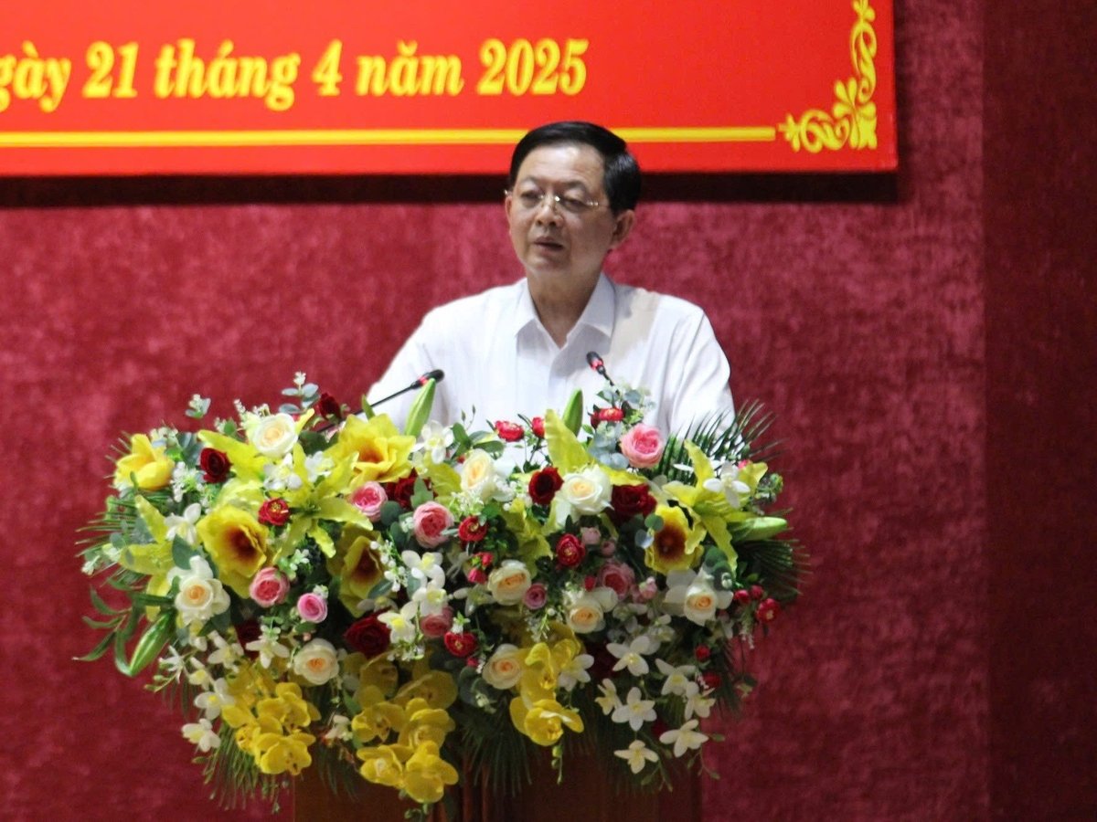 Bí thư Tỉnh ủy Bình Định Hồ Quốc Dũng phát biểu tại hội nghị. Ảnh: V.Đ.T. Bí thư Tỉnh ủy Bình Định Hồ Quốc Dũng phát biểu tại hội nghị. Ảnh: V.Đ.T.