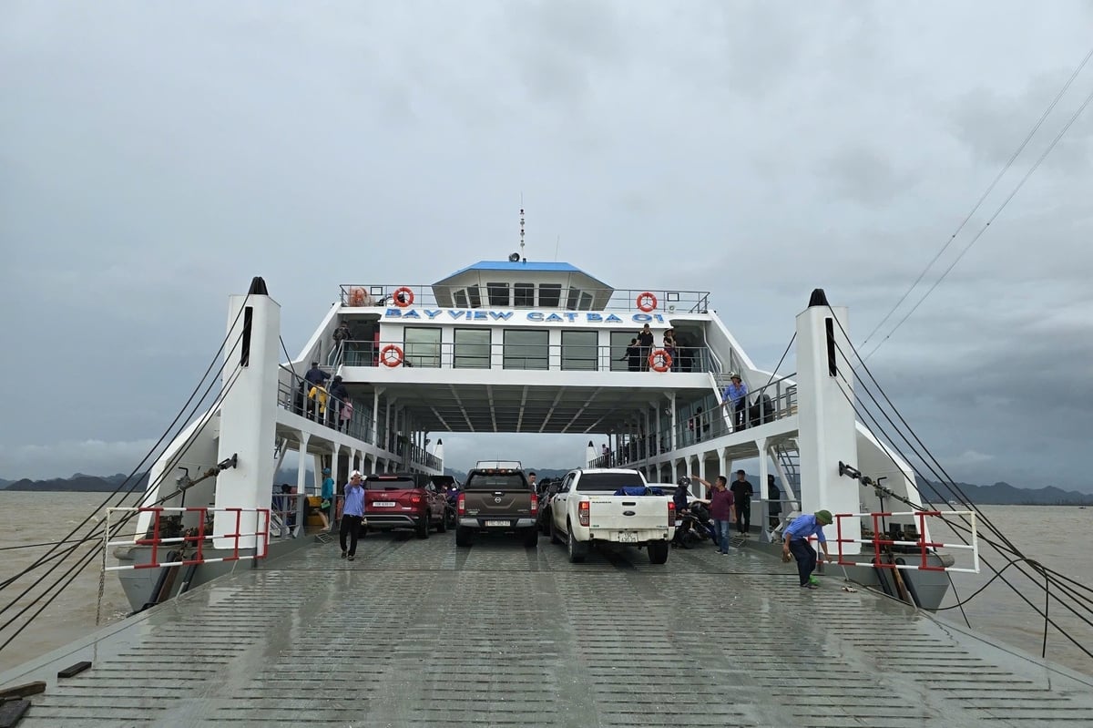 Khách du lịch cần sớm tính toán phương án di chuyển ra Cát Bà phù hợp trong dịp nghỉ lễ 30/4 năm 2025. Ảnh: Đinh Mười. Khách du lịch cần sớm tính toán phương án di chuyển ra Cát Bà phù hợp trong dịp nghỉ lễ 30/4 năm 2025. Ảnh: Đinh Mười.