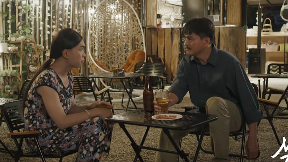 Ba Sịa tìm đến Bảy Bóng để nhờ giúp đỡ. Ảnh CMH Ba Sịa tìm đến Bảy Bóng để nhờ giúp đỡ. Ảnh CMH