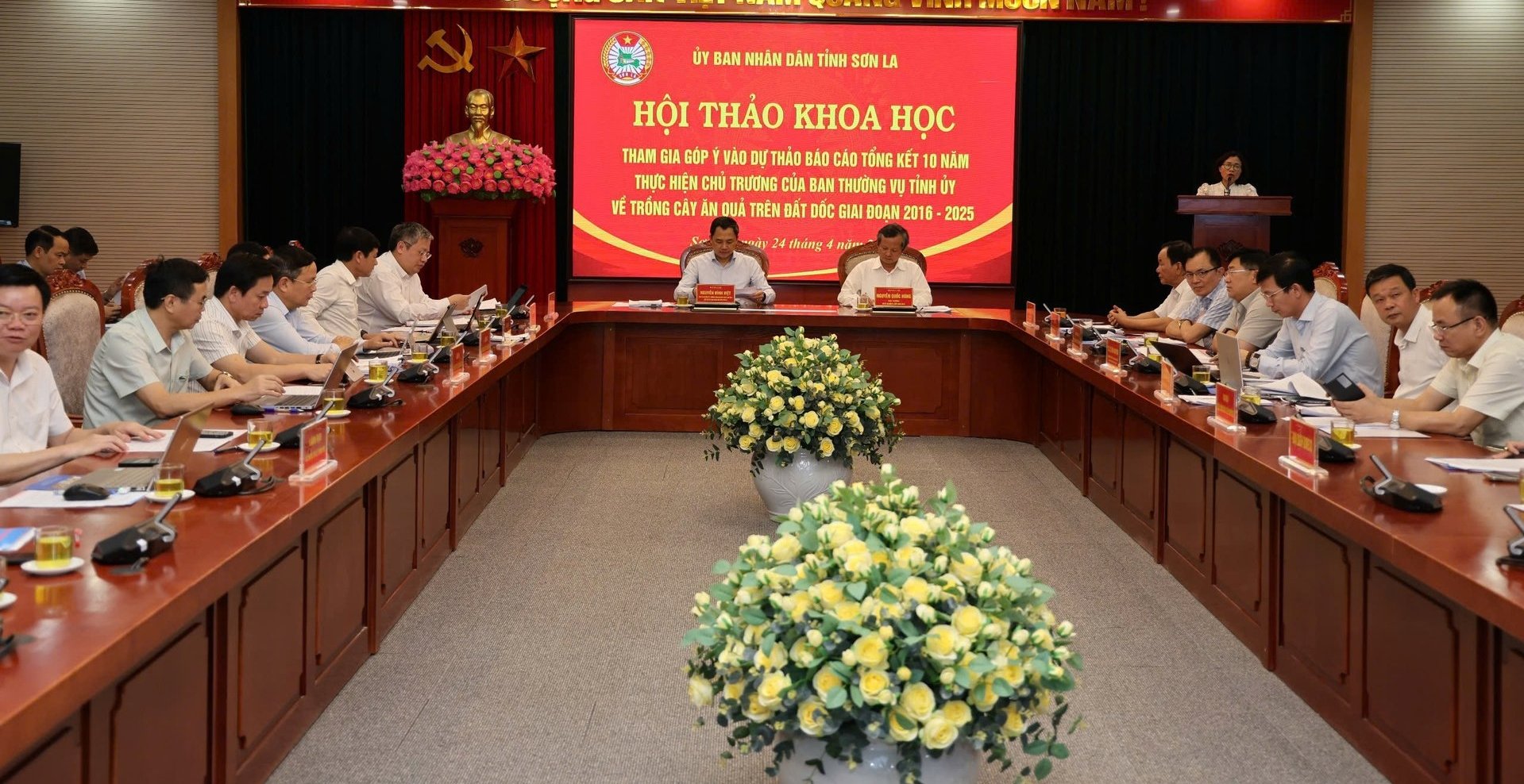 Các ý kiến tại hội thảo là cơ sở quan trọng để Sơn La tổng kết 10 năm thực hiện chủ trương trồng cây ăn quả trên đất dốc. Ảnh: Đức Bình. Các ý kiến tại hội thảo là cơ sở quan trọng để Sơn La tổng kết 10 năm thực hiện chủ trương trồng cây ăn quả trên đất dốc. Ảnh: Đức Bình.