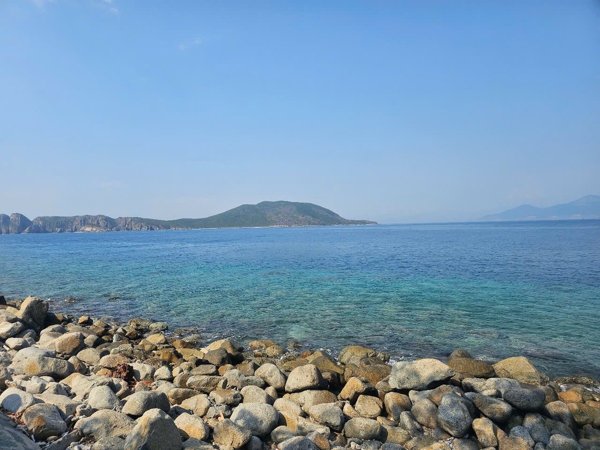 The crystal clear seawater around Bich Dam. 