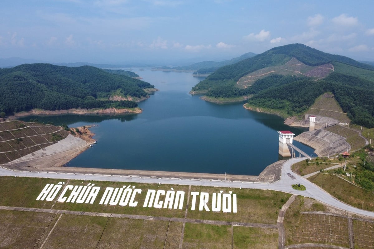 Hồ chứa nước Ngàn Trươi ở Hà Tĩnh. Ảnh: Tùng Đinh. Hồ chứa nước Ngàn Trươi ở Hà Tĩnh. Ảnh: Tùng Đinh.